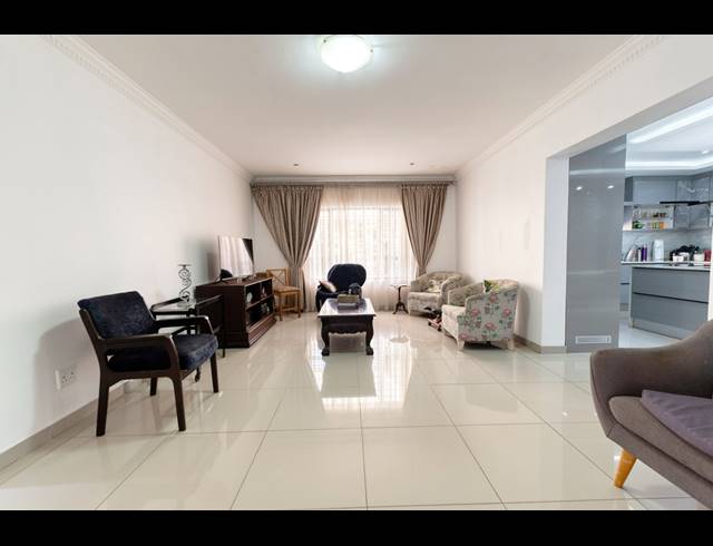 5 BEDROOM HOUSE FOR SALE IN BALLITO CENTRAL